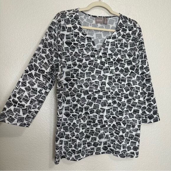 Chico's Geometric Print Split Neck 3/4 Sleeves Tee, Size XL - Picture 2 of 13